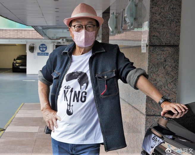 79岁许冠文依旧年轻有型。（图／取材自许冠文微博）