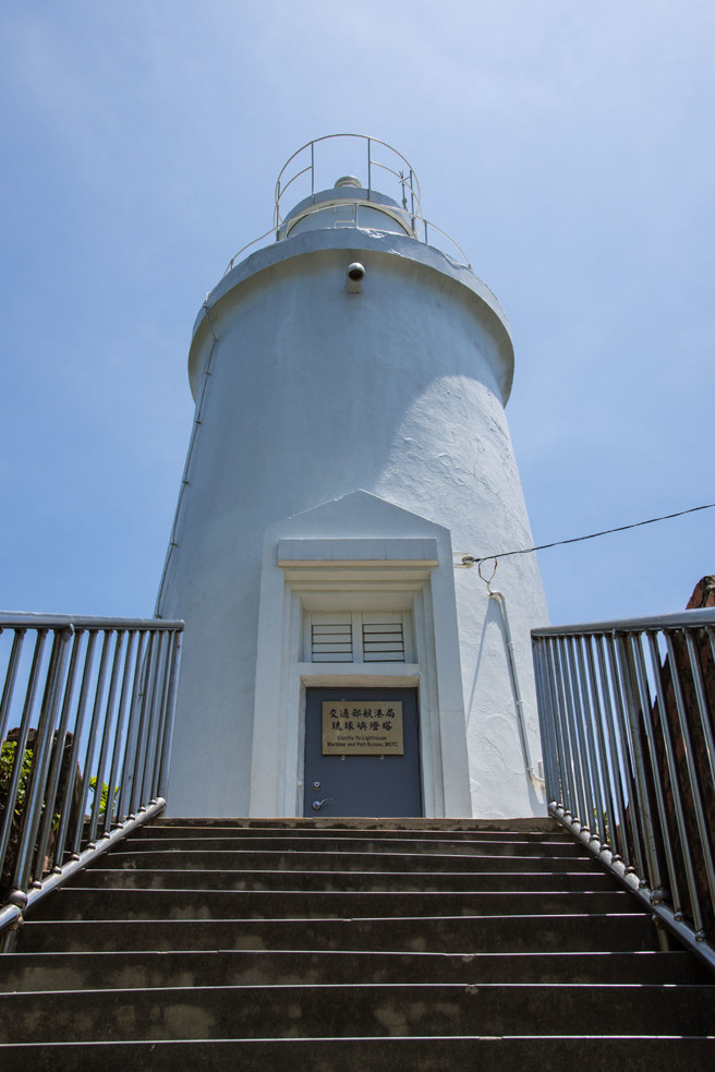 当地老一辈表示，前往白灯塔单纯看风景就好，千万别乱碰，尤其是那个门不要敲；一名男子也指出，有游客不信邪乱碰，事后不仅做恶梦，还全身不舒服、发烧。（示意图／达志影像）