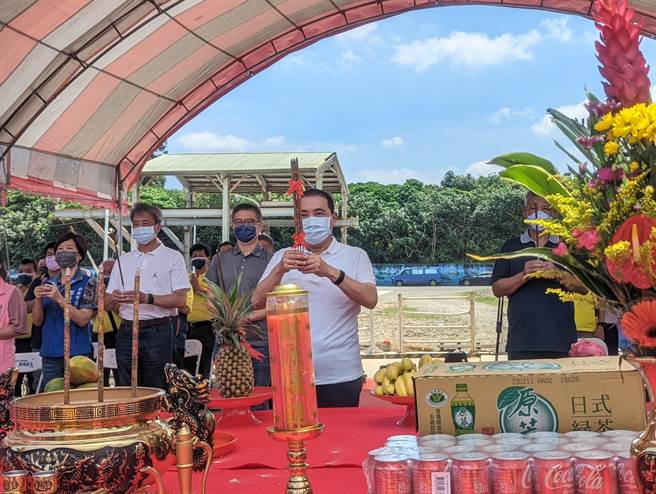 面對這種總統級選戰，侯友宜表示，歡迎任何人真心的愛新北，來為新北市做事，他強調，自己一步一腳印，努力的做好市政建設，我相信新北市的市民就會很清楚。(黃敬文攝)