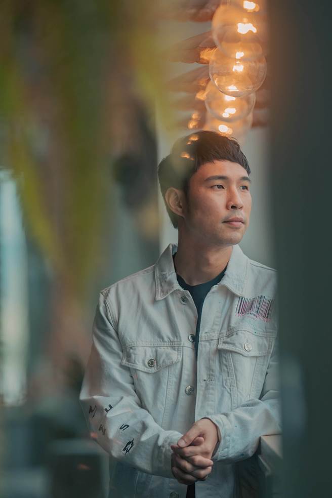 〈明天爱谁〉MV已在陈威全YouTube官方频道播出。（上行娱乐提供）