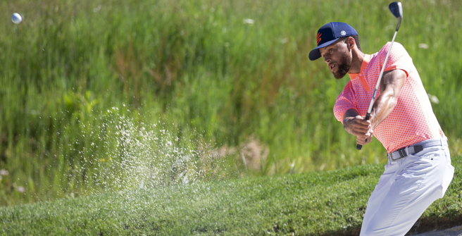 勇士球星柯瑞受邀参加「美国世纪高球锦标赛」(美联社资料照)