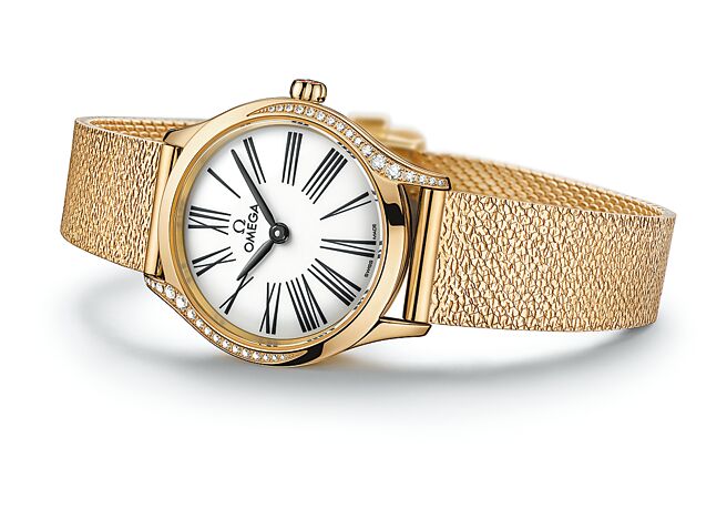 欧米茄推出全新De Ville MINI TRESOR系列26毫米腕表。图／台湾欧米茄提供