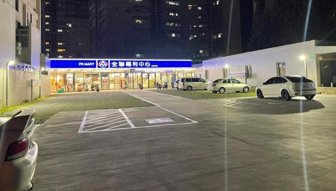 网友分享澎湖全联照，占地广到几乎可以停货轮。（翻摄脸书）