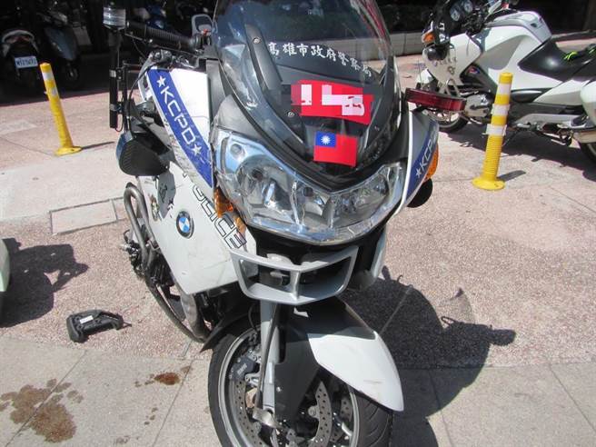 张警所骑乘重机为BMW R1200RT，市价约120万，将根据双方肇事责任的比例来商谈后续赔偿。（翻摄照片／崔正纲高雄传真）