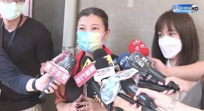 国民党台北市议员游淑慧直言，「只是这个起手式恰好突显他对北市市政的不了解，空洞薄弱硬要选。」（摘自中时新闻网）