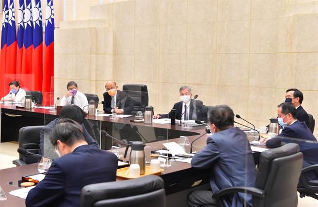 行政院長蘇貞昌今（11日）上午8時召開擴大防疫會議。（行政院提供）