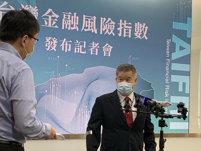 （台灣金融研訓院董事長吳中書認為，升息循環加速是會帶來經濟衰退的後遺症。圖／陳碧芬）