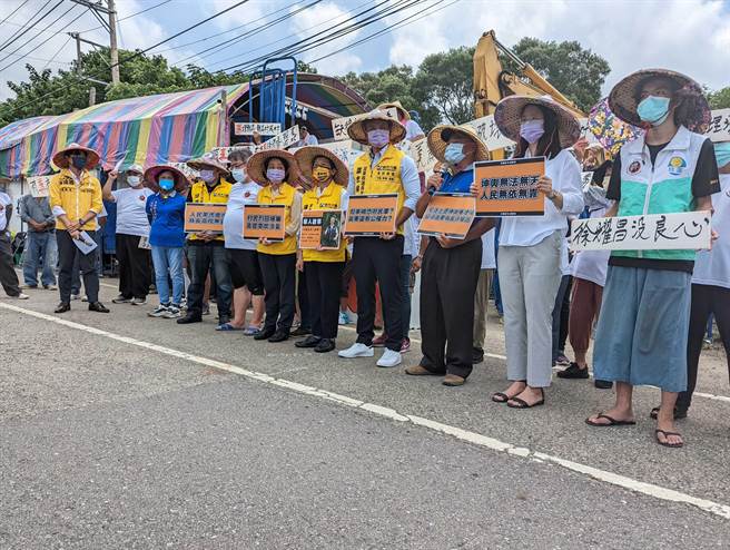反坤輿自救會11日到場抗議，多位民代到場聲援。（時代力量提供／李京昇苗栗傳真）