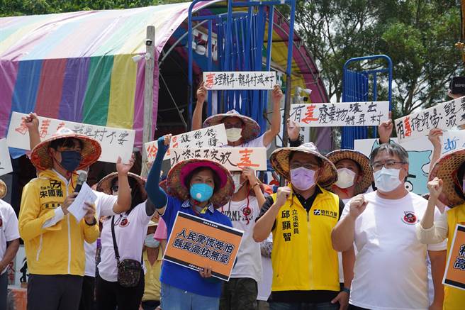 立法委員陳椒華、王婉諭、時代力量總召邱顯智以及苗栗縣議員宋國鼎等人到場聲援。（時代力量提供／李京昇苗栗傳真）