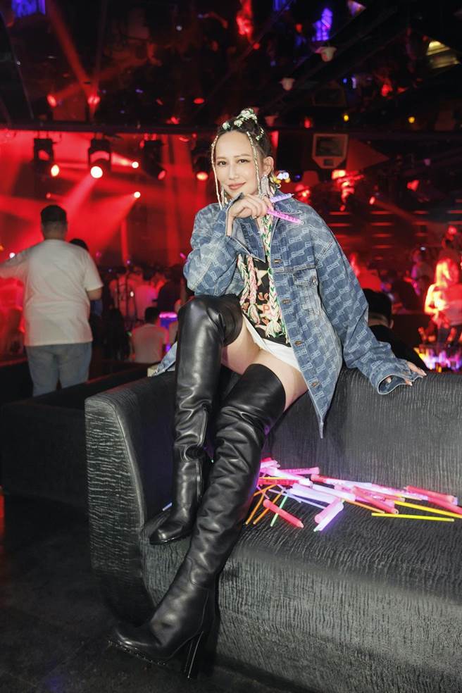 玛菲司日前在全球百大夜店开唱，现场气氛超嗨。（Halo Mavis国际连线提供）