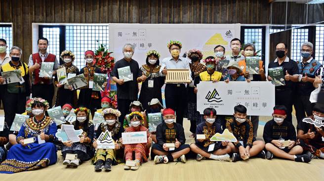 师法二峰圳，屏县府教育处发展相关课程。(林和生摄)