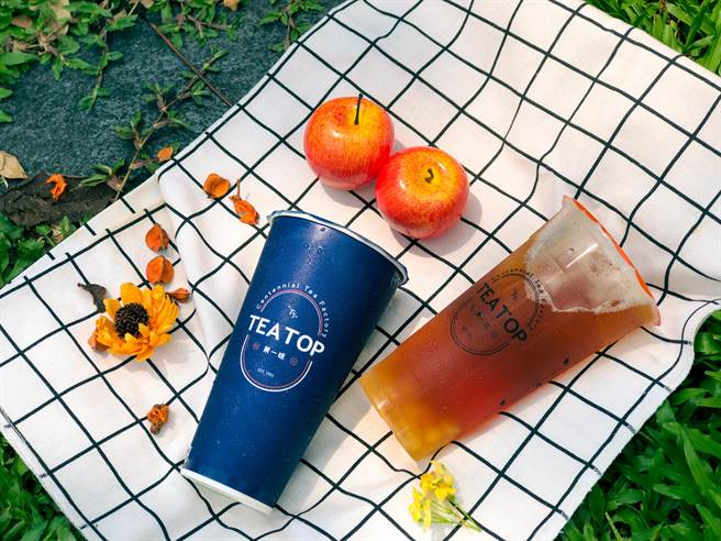TEA TOP限時2天購買「日月蘋安」送「高山青」。（TEA TOP提供）