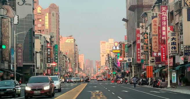 房仲业者分析，本地人最爱买三民、凤山区，外地客则偏好左营及楠梓区。（柯宗纬翻摄）