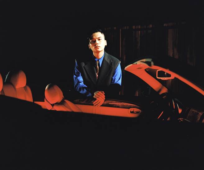 黃浩庭以擅長的薩克斯風作為歌聲。（夕陽音樂提供）