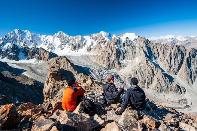 天山山脈貫穿大陸新疆、吉爾吉斯以及烏茲別克3國。(示意圖／shutterstock)
