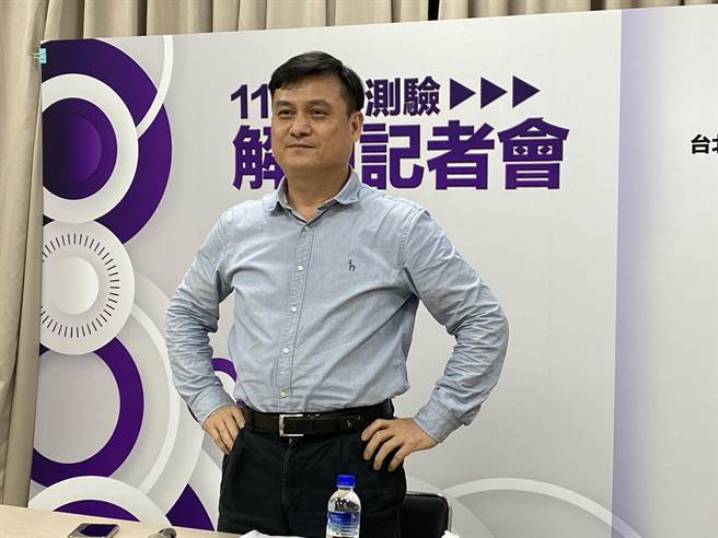 补教老师游夏说今年分科测验生物科试题很烧脑。（林志成摄）