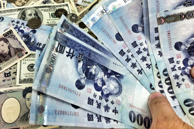 有网友询问「万物齐涨，有没有什么东西比以前便宜」，引爆PTT乡民热议。资料照片