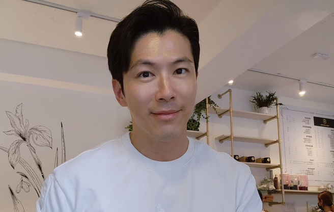 黄少祺开的咖啡厅，日前闹出纷争，店家和他的名誉都受损。（图／FB@黄少祺）