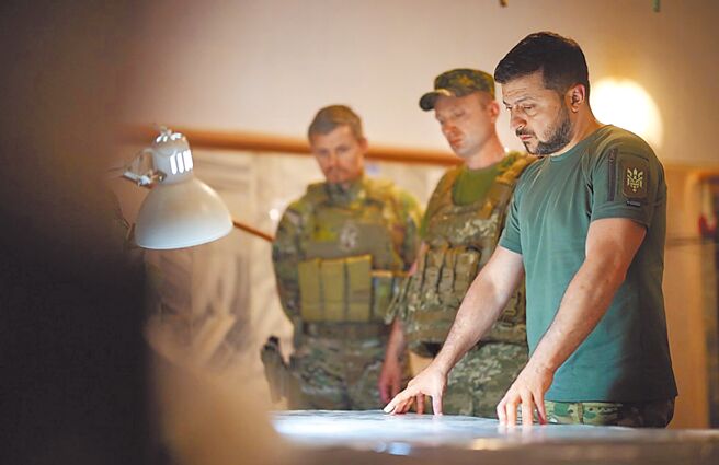 烏克蘭總統澤倫斯基日前到第聶伯羅彼得羅夫斯克州視察。（摘自烏克蘭總統府官網）