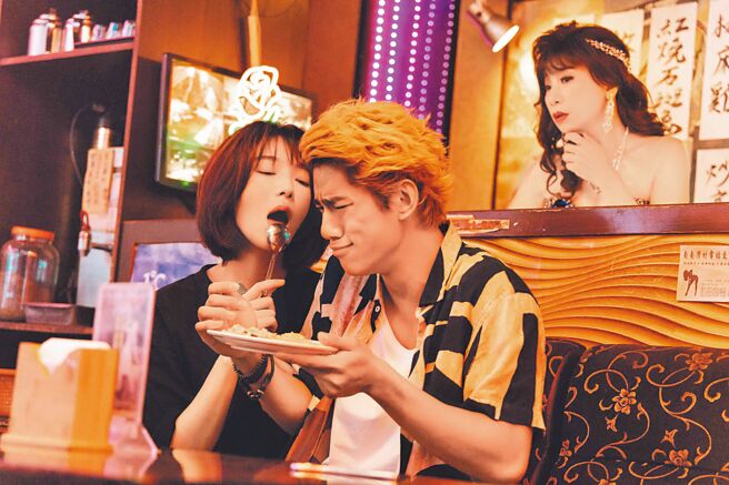 朱轩洋（右）与蔡淑臻的对手戏相当深刻，昨却爆出与经纪公司解约退出演艺圈。（资料照片）