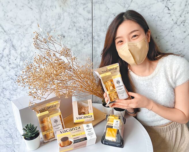 平价甜点X时尚饰品，全联We Sweet携手vacanza打造假期咖啡厅4款高顏值新品，49元起。（全联提供）