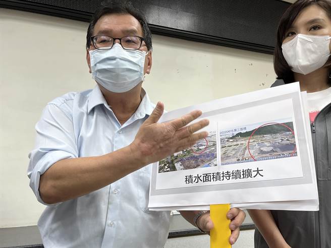 后劲劳宅自救会长徐嘉志爆料，当地上周出现严重的臭味，怀疑是「热脱附」整治工法所致。（袁庭尧摄）