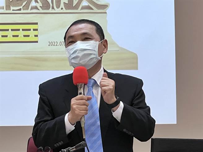 侯友宜今（12）日被问到是否竞选连任时，难得松口：「有关党的规划，我都会配合。」（李奇叡摄）