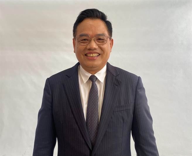 新竹市下屆市長選戰三腳督已成形，對此，國民黨參選人林耕仁表示，願意為新竹市共同努力打拚，是正面的事。（陳育賢攝）