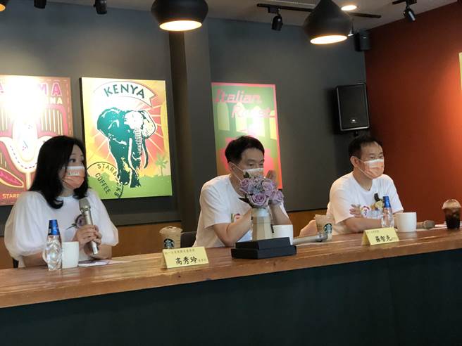 统一集团董事长罗智先(中)(图／吴静君摄)