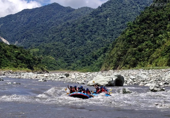 花莲野溪餐桌 秀姑峦溪泛舟。(图/行遍天下提供)