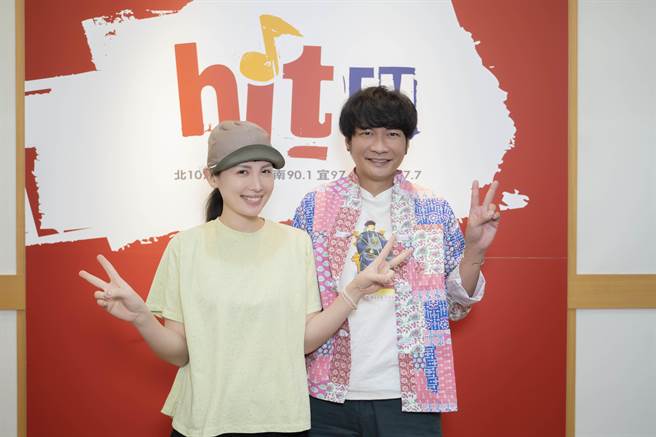 黃玠跟魏如萱(左)是認識多年的好朋友。（Hit Fm聯播網提供）