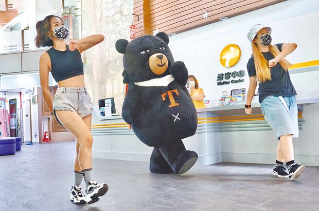 夏日遊參山國家風景區，跳吃冰舞免費呷冰。（參山處提供／廖志晃南投傳真）