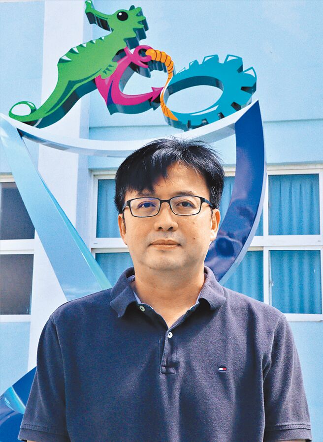 澎湖風櫃子弟顏嘉禾獲選出任國立澎湖高級海事水產職業學校新任校長，消息傳出後受到澎湖地方極大的讚賞。（張茂雄攝）