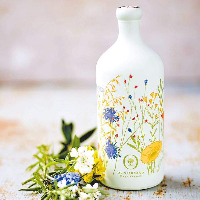 西班牙安達魯西亞卡內納橄欖油，花果香，2290元。（Oliviers & CO提供）