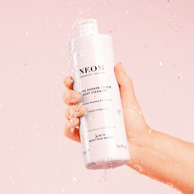 Neom喚活冰浴潔膚露，幫助你在每日早晨喚醒精神、備足滿滿活力，500ml／1200元。（1010 HOPE提供）