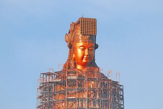 澎湖媽祖銅像掀起蓋頭 10天後擺脫鷹架
