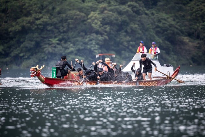 ▲花莲体中在全中运赛事中囊括三面金牌，展现惊人的龙舟实力，期待未来能在亚运赛会中为台湾争光！( 图／花莲县政府 提供)