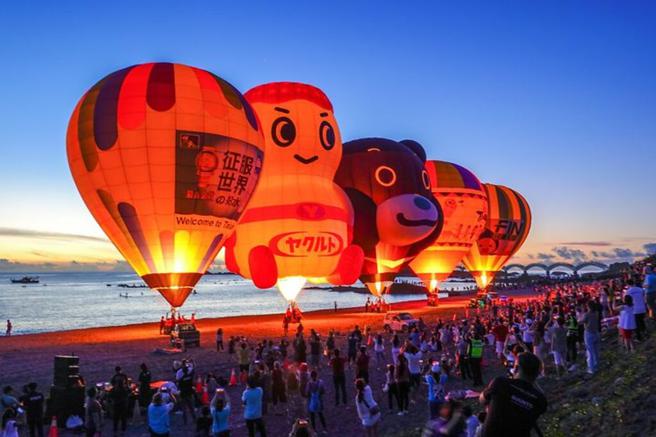 台东三仙台光雕。　图：臺东县政府交通及观光发展处观光游憩科／提供