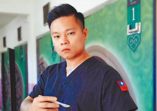 遗体修復团队「76行者」前召集人陈修将（见图），涉嫌杀害女友遭判刑，二审今日开庭，陈称自己并无杀人动机，让死者家属无法接受。（资料照片）