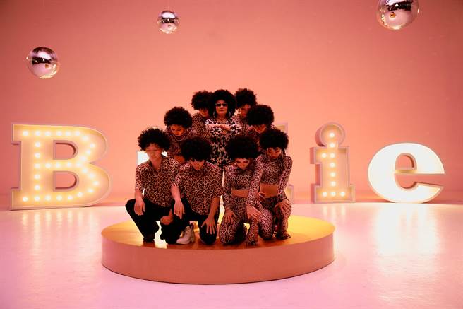 比莉带来38年歷久弥新「豹伟大的作品」。（环球音乐提供）