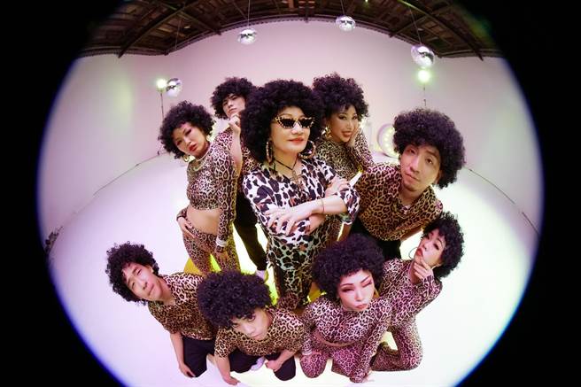 比莉带来38年歷久弥新「豹伟大的作品」。（环球音乐提供）