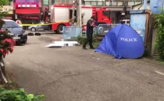 賀姓老婦人疑似失足落水，被救起時已經無生命跡象。（翻攝照片／李京昇苗栗傳真）