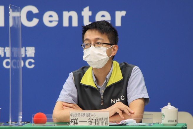 40歲男曾打過2劑疫苗，呼吸困難送醫確診當天不治。（本報系資料照）