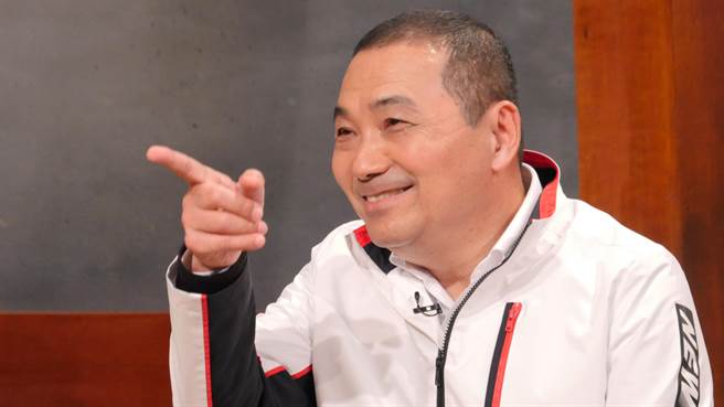 新北市长侯友宜受访时，松口表达参选连任决心。（MOMOTV提供）