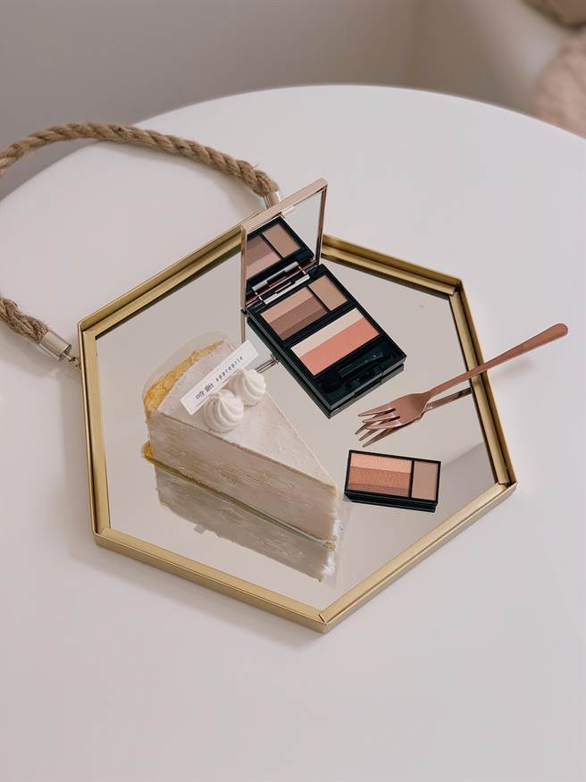 MAQuillAGE心機彩妝x 人氣蛋糕時飴 Approprié。（MAQuillAGE心機彩妝提供）