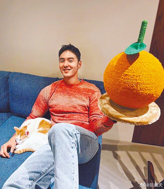 阮经天分手前任又被爆有新欢，女方年纪比他小14岁。（摘自IG）