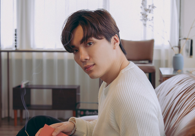 以韩流娱乐起家的Youtuber米鹿，发文坦承前日因恍神出车祸。(图/米鹿脸书)