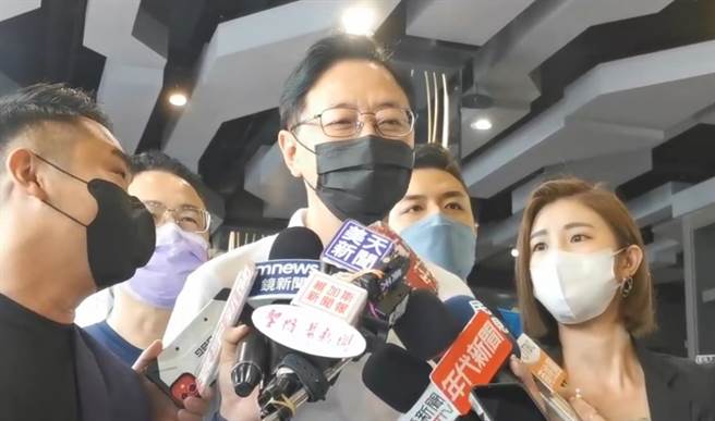 桃園市長參選人張善政表示，誠信比學問重要。（賴佑維攝）