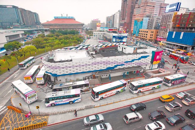 万安演习将登场！北市公车暂停行驶半小时 转运站车辆只进不出。(示意图/本报资料照)