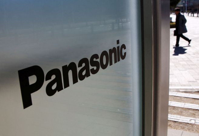 日本电子产品巨擘Panasonic公司今天说，将斥资40亿美元（约新台币1205亿元）在美国新建一座电动车电池工厂，地点位在堪萨斯州。(图／路透社)